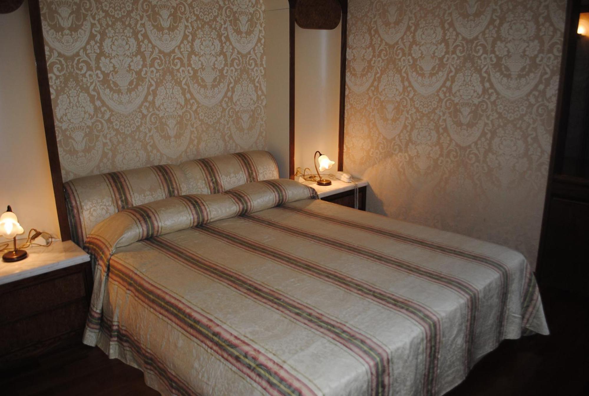 Hotel Locanda San Giacomo Agliano Terme Zimmer foto