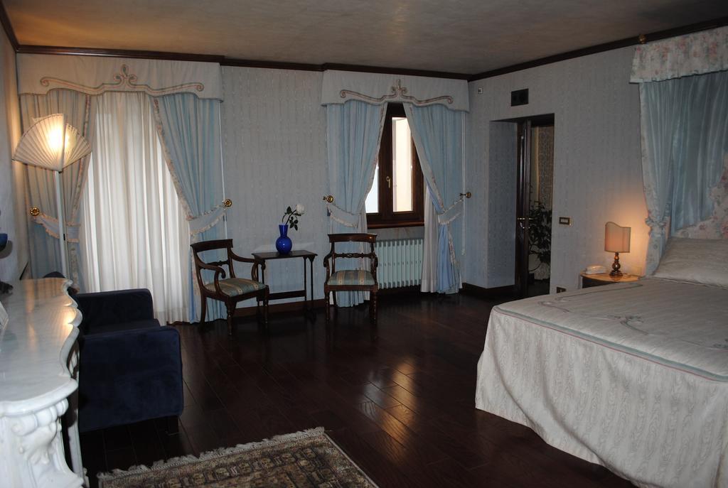 Hotel Locanda San Giacomo Agliano Terme Zimmer foto